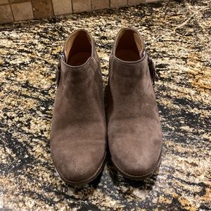 Women’s Vionic short boot